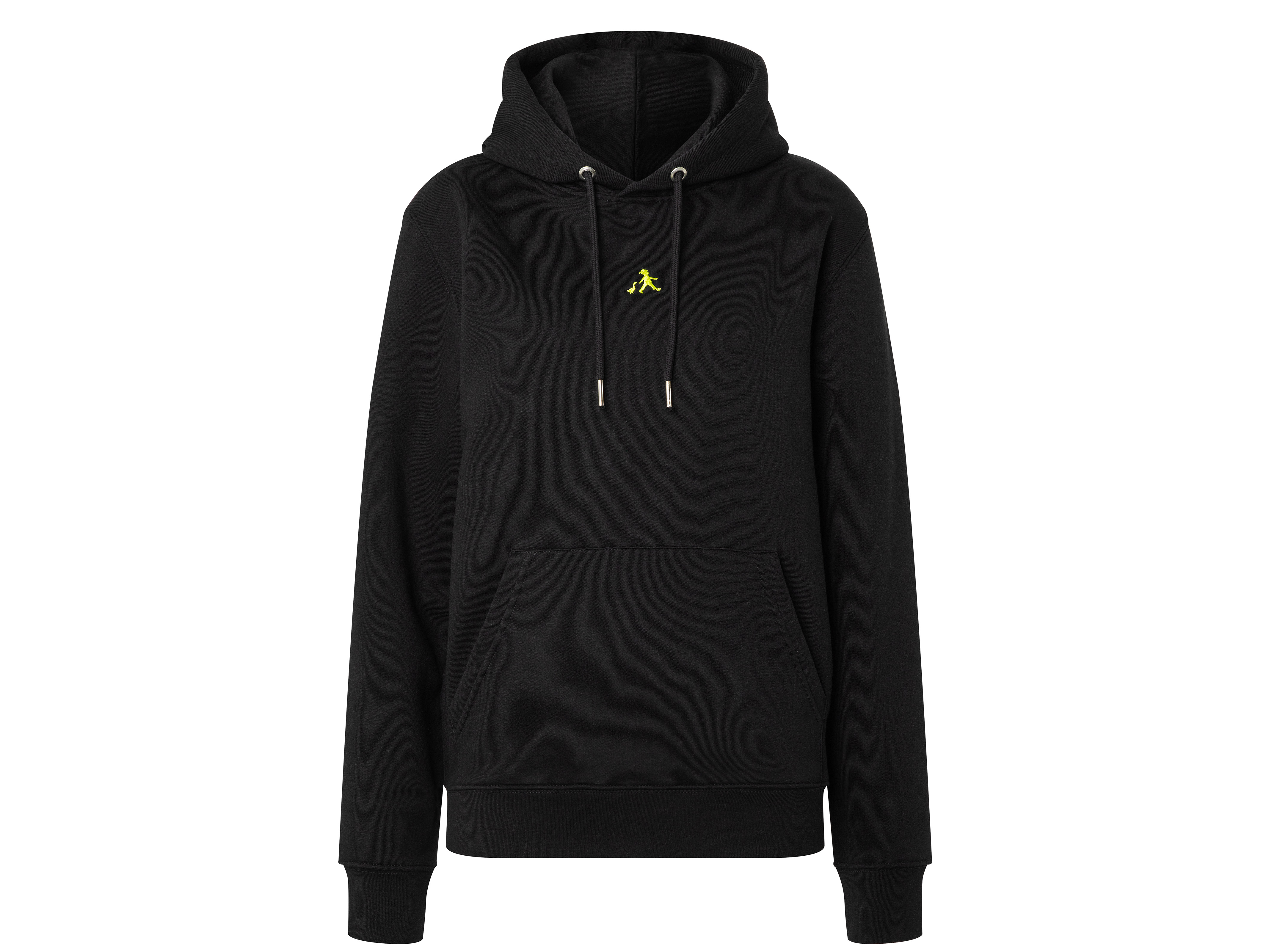 Schwarzer Hoodie mit Kapuze in Frontansicht. Dezenter Schnitt mit kleiner Stickerei oder Print, weiße Kordeln – schlichte Casualwear.